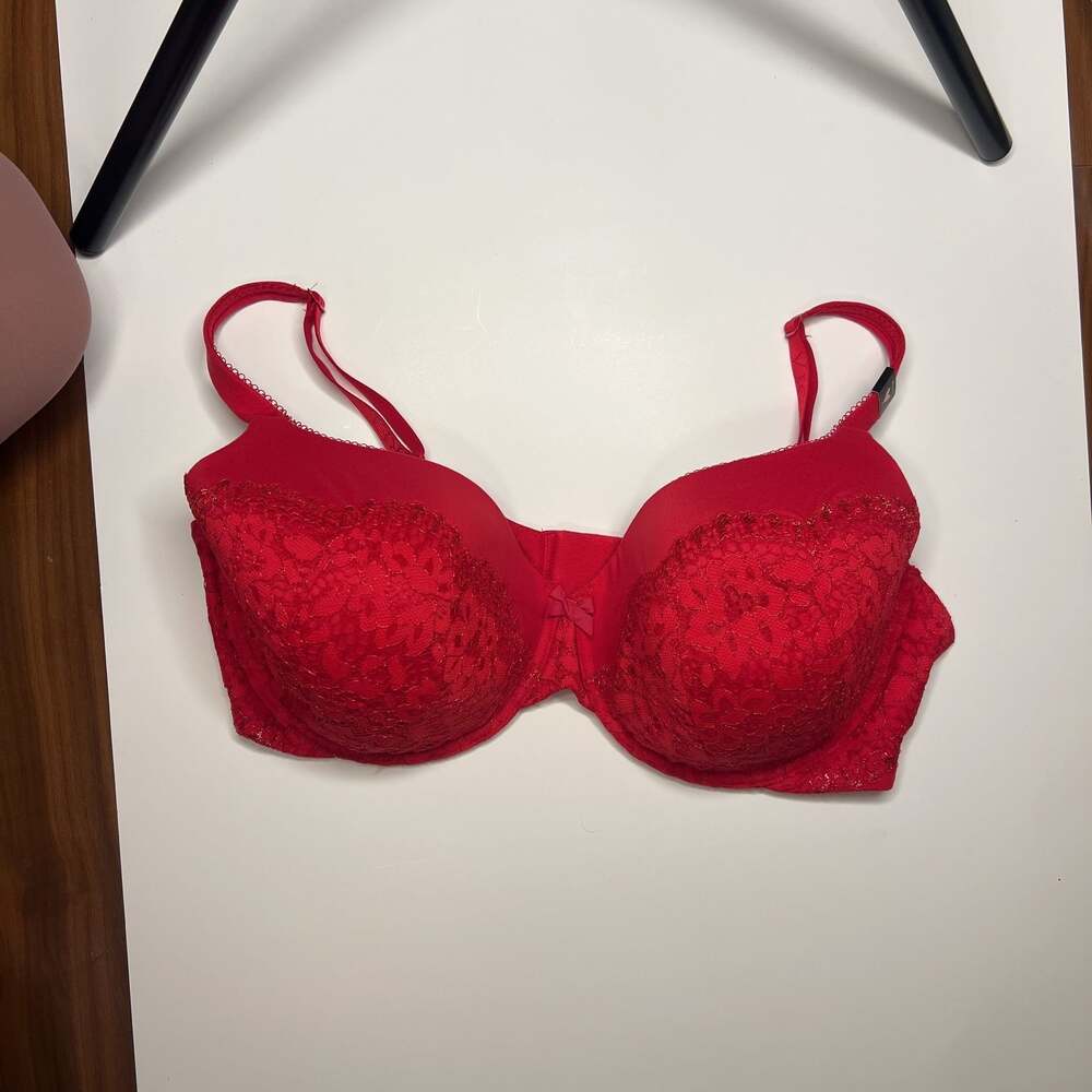 Victoria's Secret Body by Victoria Red Lace Lightly Padded Underwire Bra
